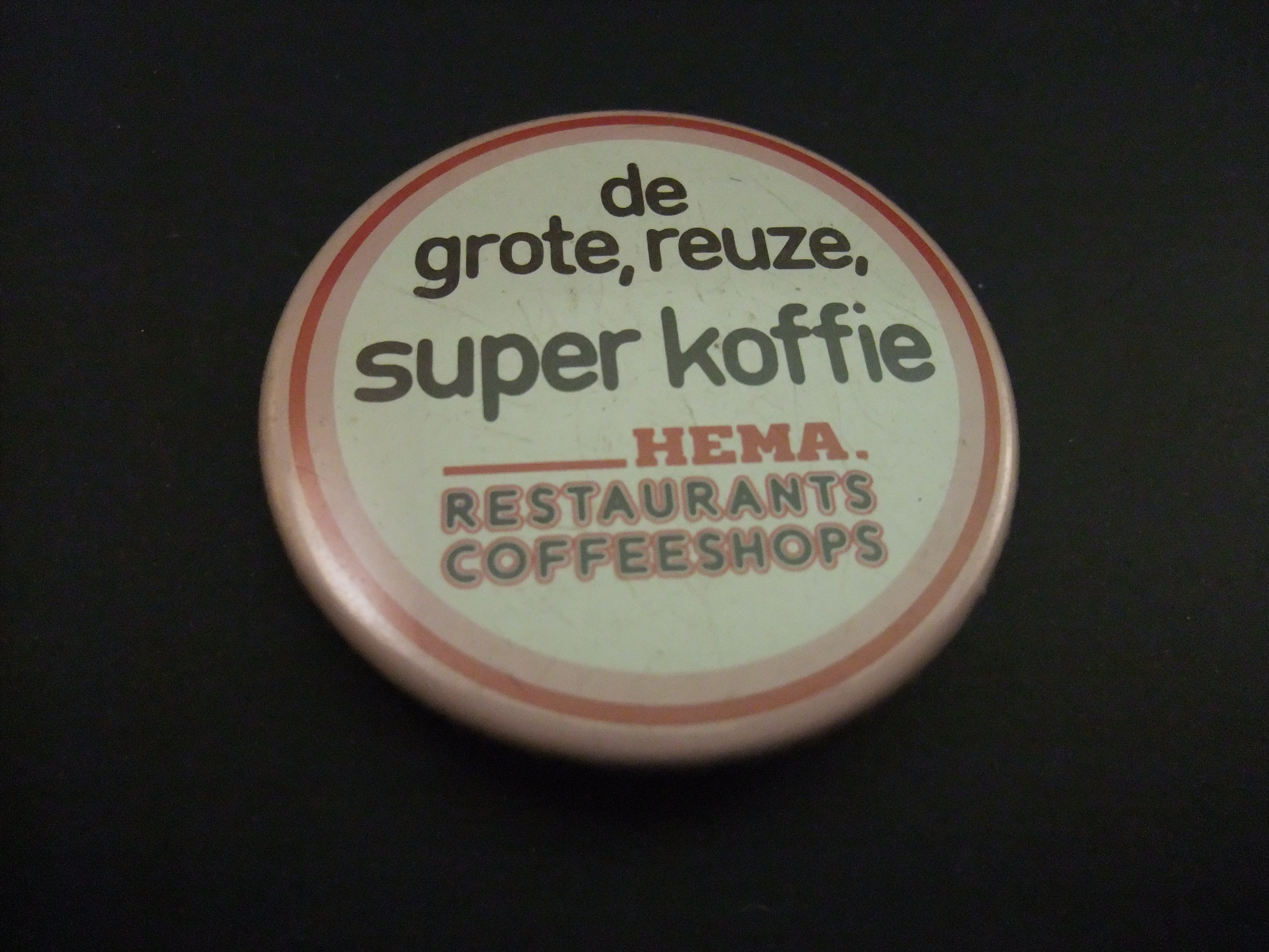 Hema ( Hollandsche Eenheidsprijzen Maatschappij Amsterdam) restaurants, coffeeshops, reuze grote,super,koffie
